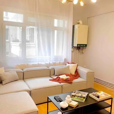 Comfortable And Stylish In Cihangir Istambul
